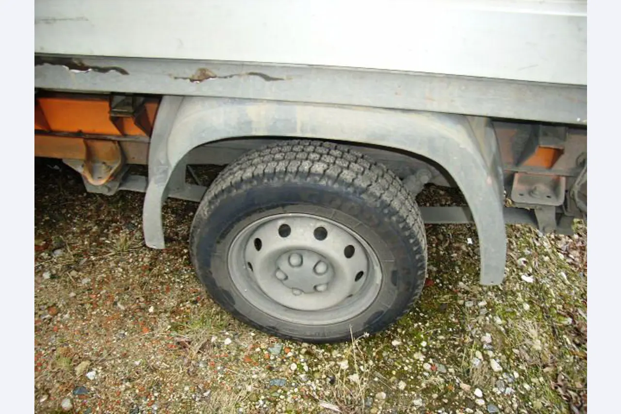 Behördenfahrzeuge
-6