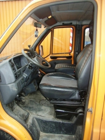 Behördenfahrzeuge
-9