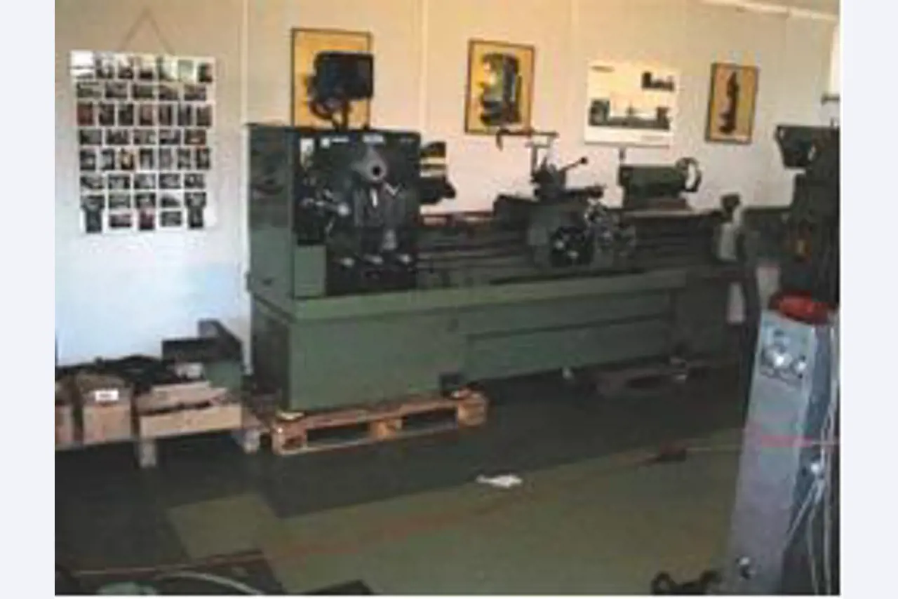 leilão voluntário em linha<br>máquinas-ferramentas conservadas<br>7xxxx Baden-Württemberg-2